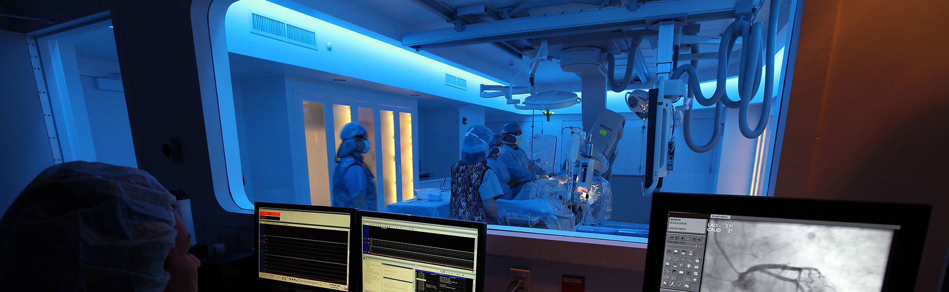 1652776732504477.jpg About-Philips-main-top_L.jpg